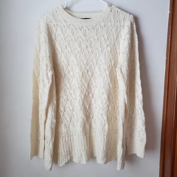 Elegant Cream Knit Sweater - Picture 2 of 7